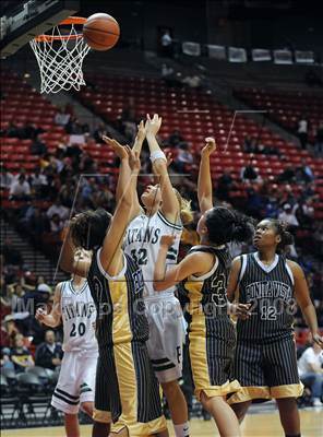 Thumbnail 2 in Bonita Vista vs. Poway (CIF SDS D1 Final) photogallery.