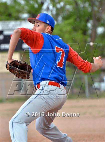 Thumbnail 2 in Mora @ McCurdy photogallery.