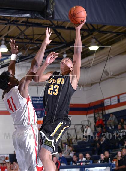 Thumbnail 3 in Bishop O'Dowd vs. Mater Dei (Tarkanian Classic) photogallery.