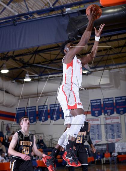 Thumbnail 1 in Bishop O'Dowd vs. Mater Dei (Tarkanian Classic) photogallery.
