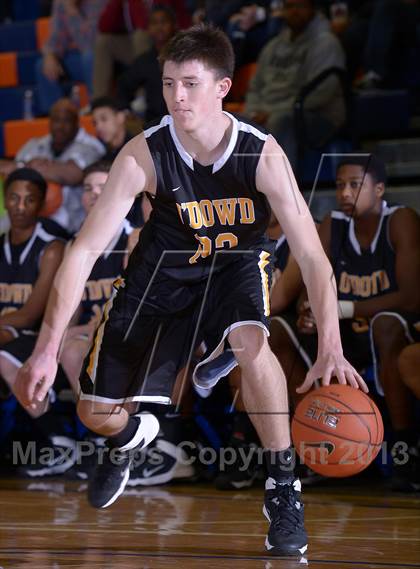 Thumbnail 2 in Bishop O'Dowd vs. Mater Dei (Tarkanian Classic) photogallery.