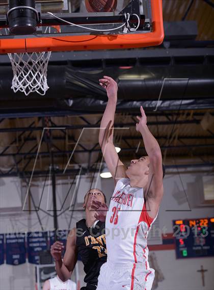 Thumbnail 2 in Bishop O'Dowd vs. Mater Dei (Tarkanian Classic) photogallery.