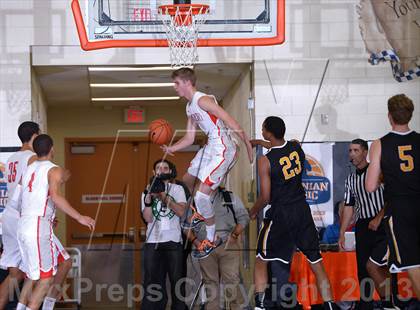 Thumbnail 2 in Bishop O'Dowd vs. Mater Dei (Tarkanian Classic) photogallery.