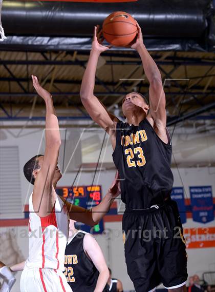 Thumbnail 3 in Bishop O'Dowd vs. Mater Dei (Tarkanian Classic) photogallery.