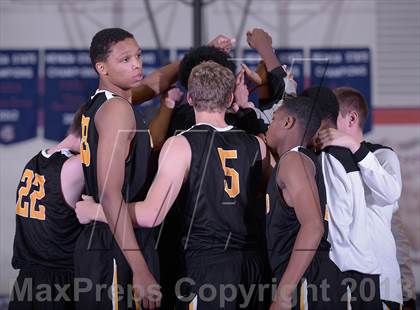 Thumbnail 3 in Bishop O'Dowd vs. Mater Dei (Tarkanian Classic) photogallery.