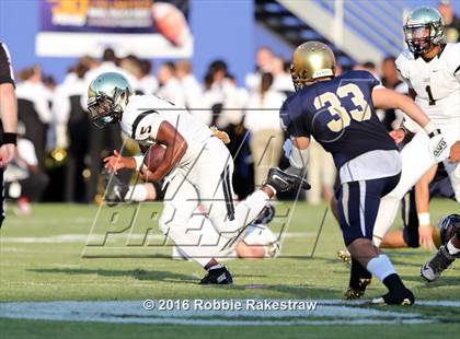 Thumbnail 3 in Plano East vs. Dallas Jesuit photogallery.