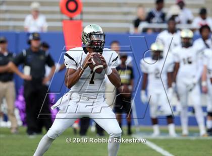 Thumbnail 2 in Plano East vs. Dallas Jesuit photogallery.