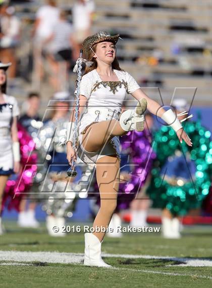 Thumbnail 2 in Plano East vs. Dallas Jesuit photogallery.