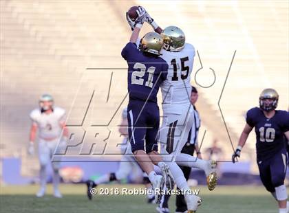 Thumbnail 3 in Plano East vs. Dallas Jesuit photogallery.