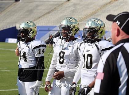Thumbnail 3 in Plano East vs. Dallas Jesuit photogallery.
