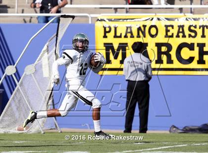 Thumbnail 2 in Plano East vs. Dallas Jesuit photogallery.