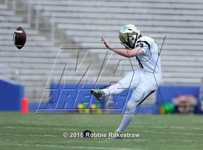 Thumbnail 2 in Plano East vs. Dallas Jesuit photogallery.