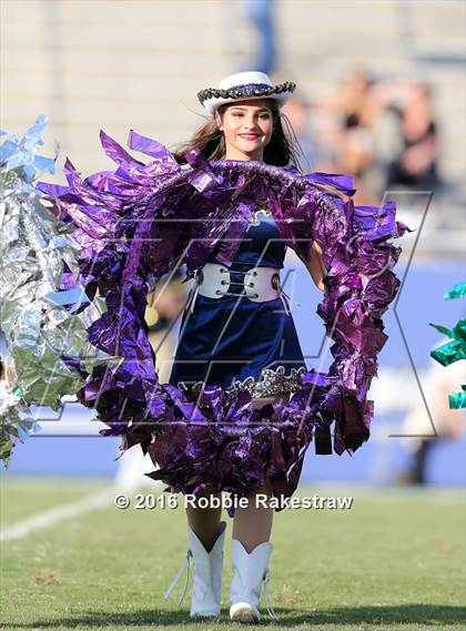 Thumbnail 3 in Plano East vs. Dallas Jesuit photogallery.