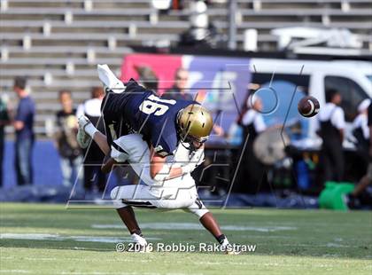 Thumbnail 2 in Plano East vs. Dallas Jesuit photogallery.