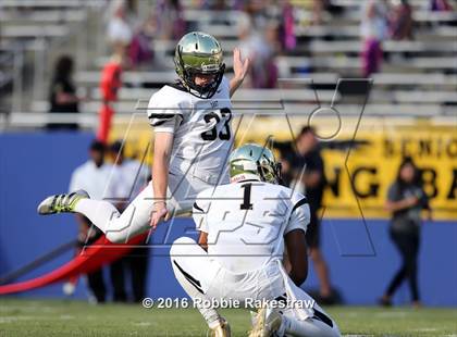 Thumbnail 2 in Plano East vs. Dallas Jesuit photogallery.