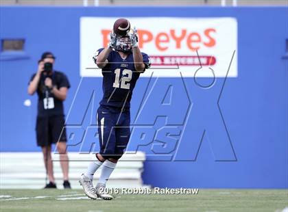 Thumbnail 3 in Plano East vs. Dallas Jesuit photogallery.