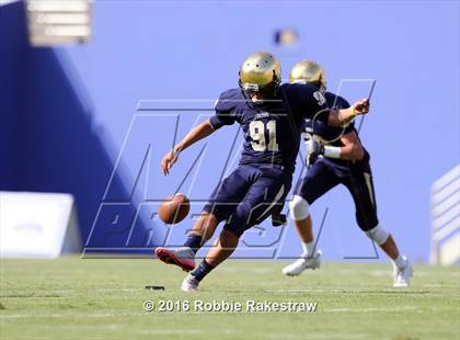 Thumbnail 3 in Plano East vs. Dallas Jesuit photogallery.