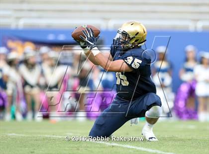 Thumbnail 2 in Plano East vs. Dallas Jesuit photogallery.