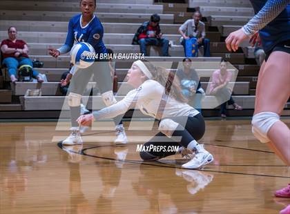 Thumbnail 2 in Maui Prep vs. Le Jardin Academy (HHSAA D2 Quarterfinals) photogallery.