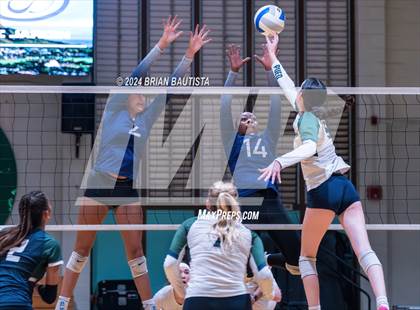 Thumbnail 2 in Maui Prep vs. Le Jardin Academy (HHSAA D2 Quarterfinals) photogallery.