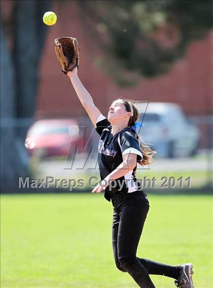 Thumbnail 2 in Concord vs Amador Valley (Queen Of The Mountain) photogallery.