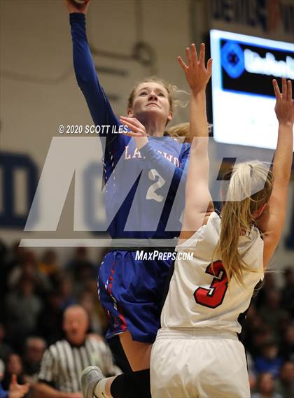 Thumbnail 2 in Lakewood vs. Circleville (OHSAA D2 Regional Semifinal) photogallery.