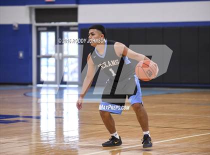Thumbnail 3 in Sam Rayburn vs. Manvel (McDonald's Texas Invitational) photogallery.