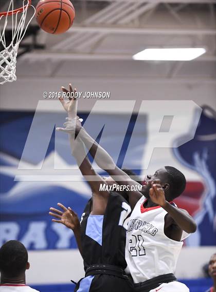 Thumbnail 2 in Sam Rayburn vs. Manvel (McDonald's Texas Invitational) photogallery.