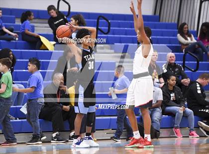 Thumbnail 1 in Sam Rayburn vs. Manvel (McDonald's Texas Invitational) photogallery.