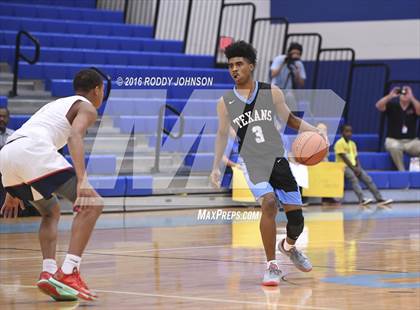 Thumbnail 3 in Sam Rayburn vs. Manvel (McDonald's Texas Invitational) photogallery.
