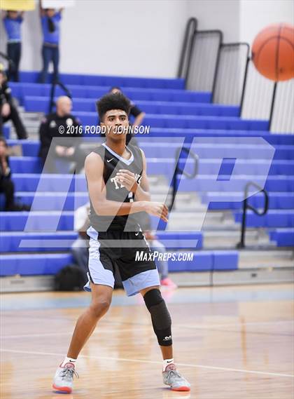 Thumbnail 3 in Sam Rayburn vs. Manvel (McDonald's Texas Invitational) photogallery.