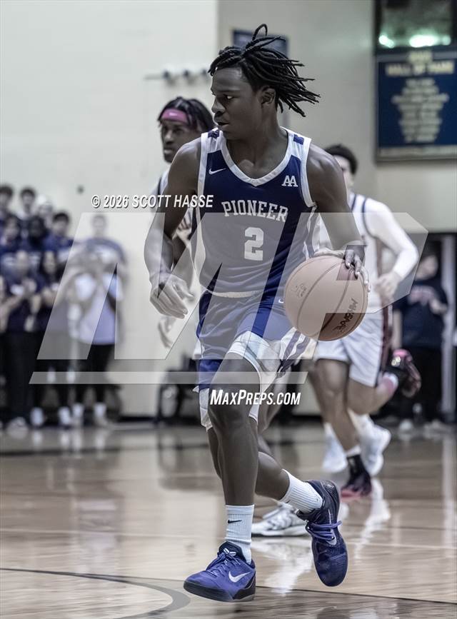 East Lansing vs.  Ann Arbor Pioneer ( MHSAA D-1 Quarterfinal-2)