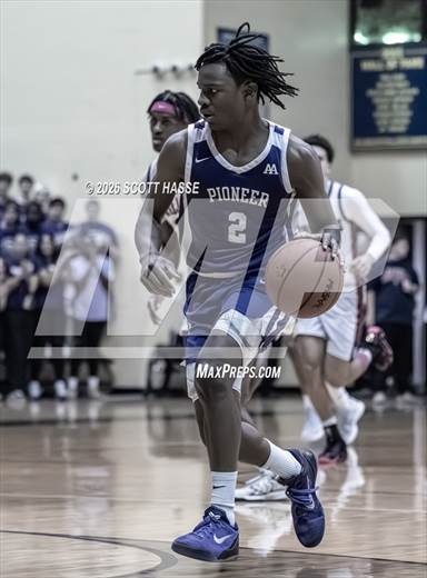 East Lansing vs.  Ann Arbor Pioneer ( MHSAA D-1 Quarterfinal-2)