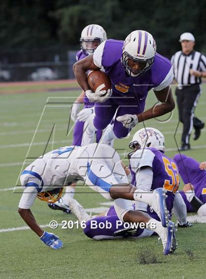 Thumbnail 1 in Lee @ Lake Braddock photogallery.