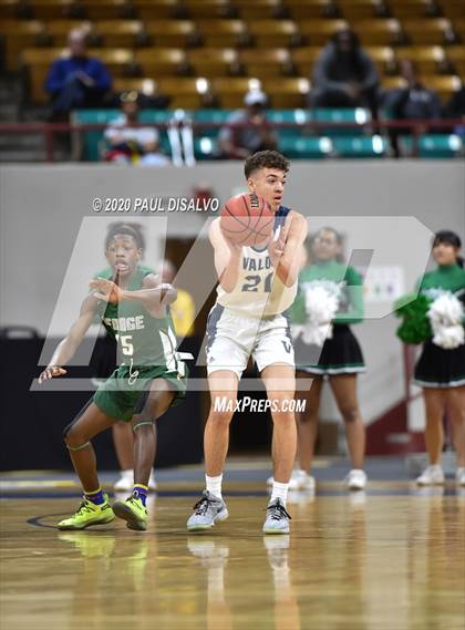 Thumbnail 2 in George Washington vs. Valor Christian (CHSAA 5A Great 8) photogallery.