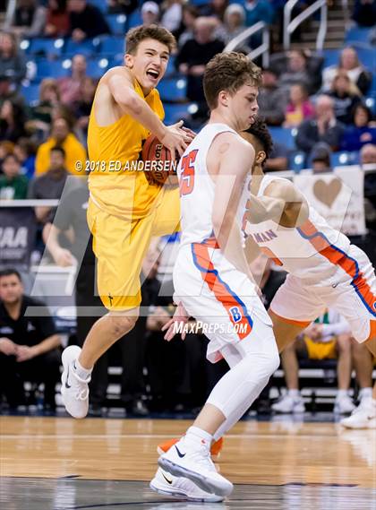 Thumbnail 2 in Bishop Manogue vs. Bishop Gorman (NIAA 4A Final) photogallery.