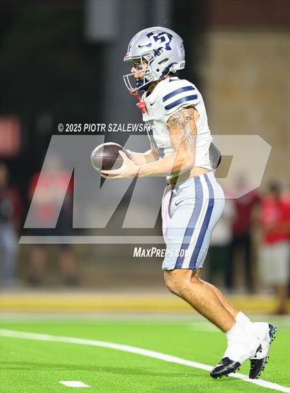 Thumbnail 3 in College Park vs Cypress Lakes (UIL 6A D2 Football Area) photogallery.