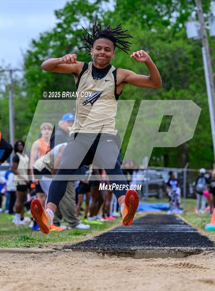 Thumbnail 3 in 5A East Conference Track Meet @ Mountain Home photogallery.