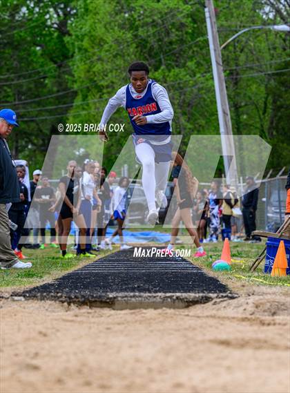 Thumbnail 2 in 5A East Conference Track Meet @ Mountain Home photogallery.
