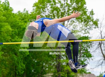 Thumbnail 2 in 5A East Conference Track Meet @ Mountain Home photogallery.