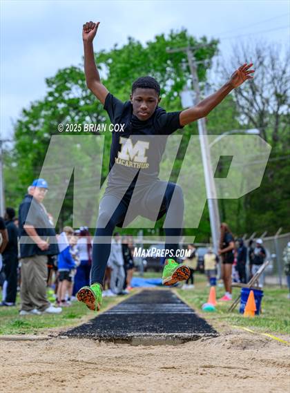 Thumbnail 3 in 5A East Conference Track Meet @ Mountain Home photogallery.