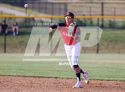 Thumbnail 1 in Linn-Mar @ Liberty photogallery.