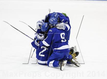 Thumbnail 2 in Notre Dame-Fairfield vs. Darien (CIAC Division I Semifinal) photogallery.