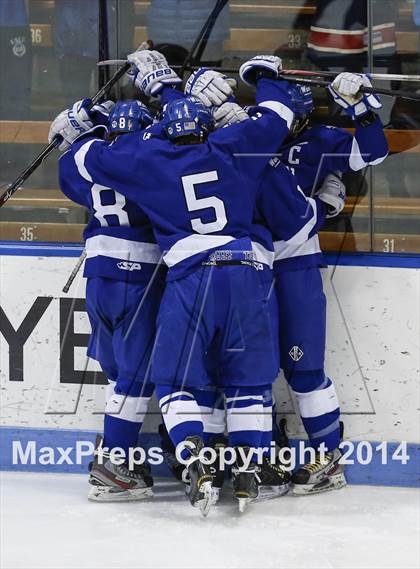 Thumbnail 2 in Notre Dame-Fairfield vs. Darien (CIAC Division I Semifinal) photogallery.