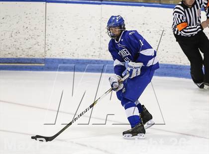Thumbnail 2 in Notre Dame-Fairfield vs. Darien (CIAC Division I Semifinal) photogallery.