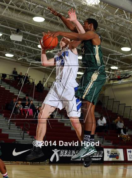 Thumbnail 2 in Tahquitz vs. Pleasant Grove (MaxPreps Holiday Classic) photogallery.