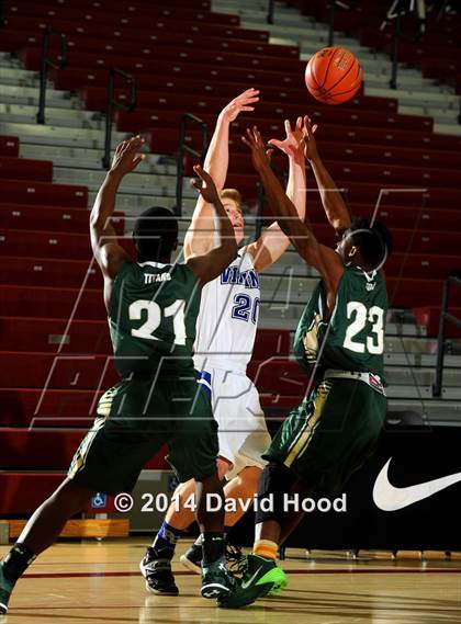 Thumbnail 3 in Tahquitz vs. Pleasant Grove (MaxPreps Holiday Classic) photogallery.