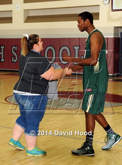 Thumbnail 2 in Tahquitz vs. Pleasant Grove (MaxPreps Holiday Classic) photogallery.