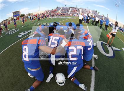 Thumbnail 2 in Mater Dei @ Bishop Gorman photogallery.