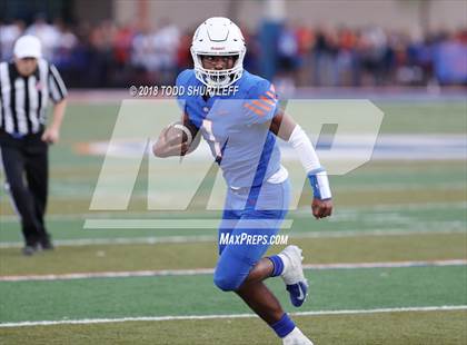 Thumbnail 2 in Mater Dei @ Bishop Gorman photogallery.